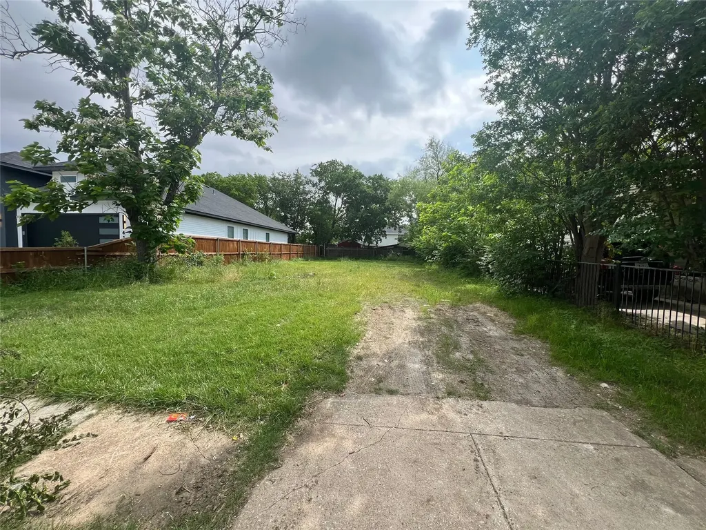 4126 Esmalda Street Dallas TX 75212