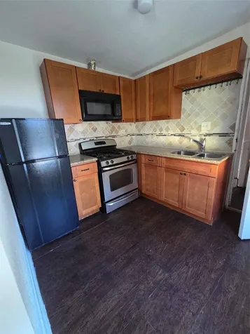 302 71st Street 2 Houston TX 77011