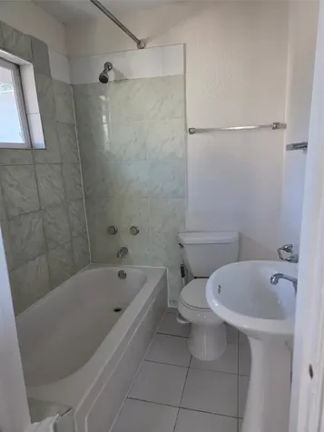 302 71st Street 2 Houston TX 77011