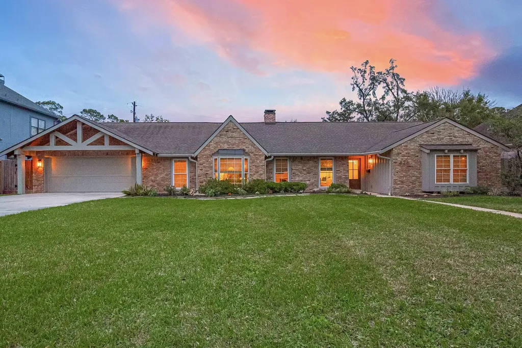 426 W Gaywood Drive Houston TX 77079