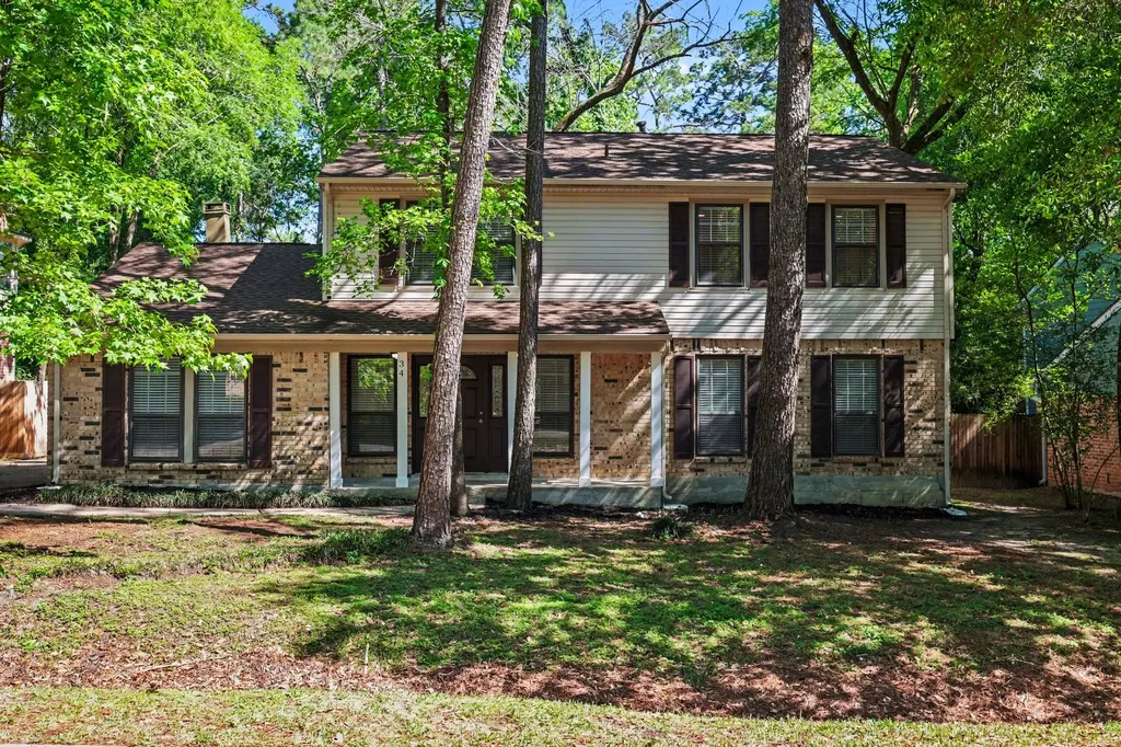 34 E Wandering Oak Drive The Woodlands TX 77381