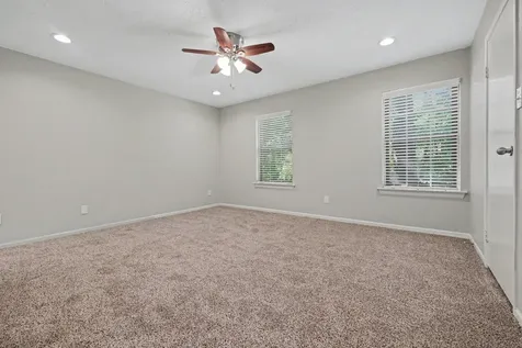 34 E Wandering Oak Drive The Woodlands TX 77381
