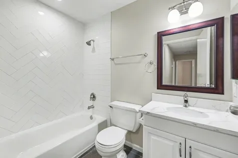 34 E Wandering Oak Drive The Woodlands TX 77381