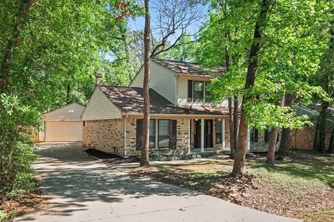 34 E Wandering Oak Drive The Woodlands TX 77381