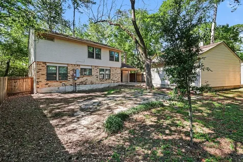 34 E Wandering Oak Drive The Woodlands TX 77381