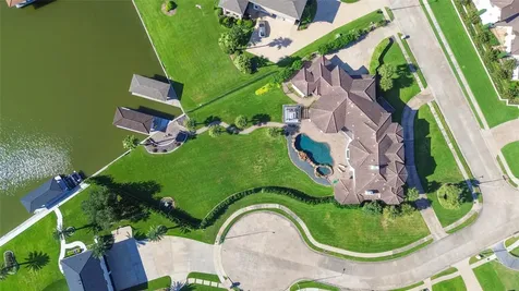 1303 Lakeway Drive Seabrook TX 77586