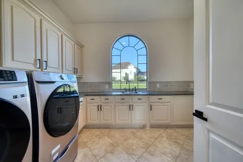 1303 Lakeway Drive Seabrook TX 77586
