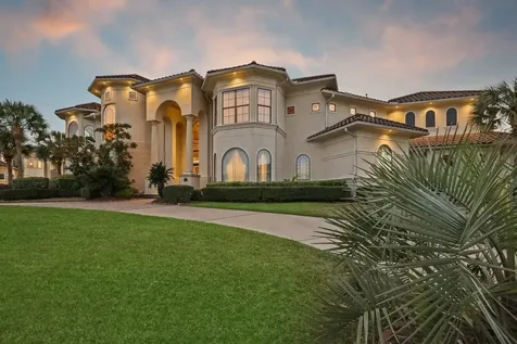 1303 Lakeway Drive Seabrook TX 77586