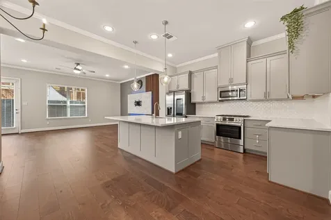 4413 Schuler Street B Houston TX 77007