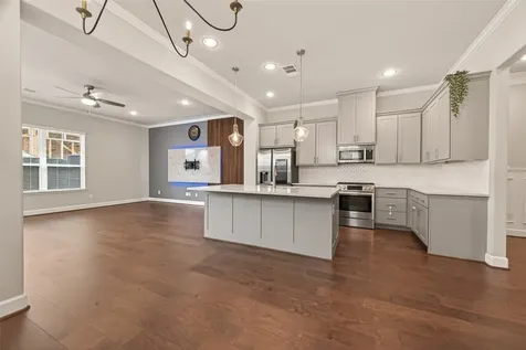 4413 Schuler Street B Houston TX 77007