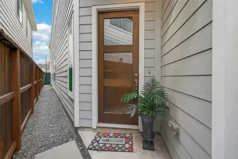 4413 Schuler Street B Houston TX 77007