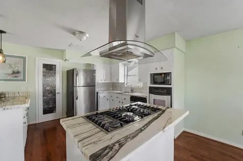 12 S Sandpiper Street La Marque TX 77568