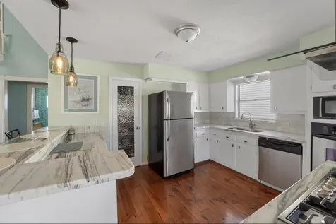 12 S Sandpiper Street La Marque TX 77568