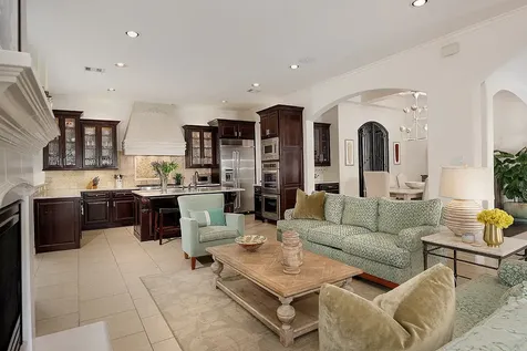 10 Moatwood Court The Woodlands TX 77382