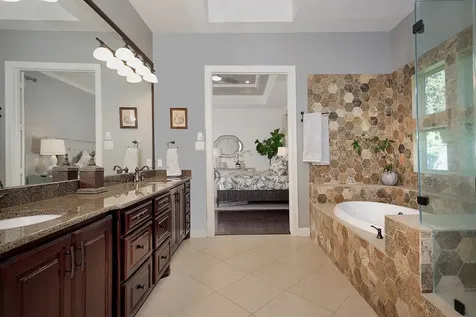 10 Moatwood Court The Woodlands TX 77382