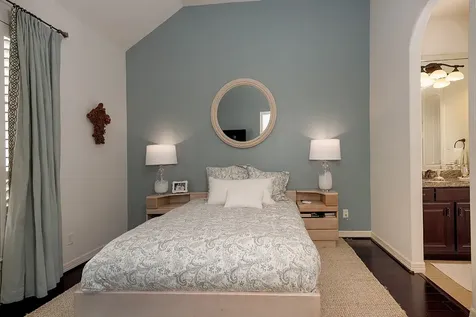 10 Moatwood Court The Woodlands TX 77382