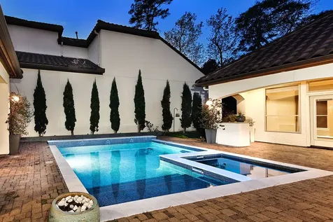 10 Moatwood Court The Woodlands TX 77382