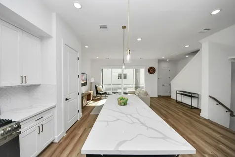 4804 Elysian Street A Houston TX 77009