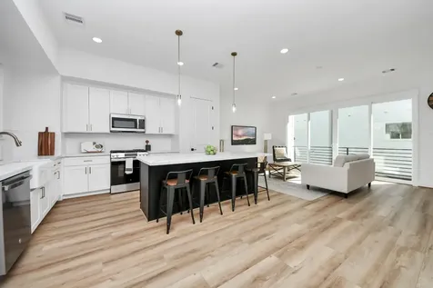 4804 Elysian Street A Houston TX 77009