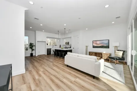 4804 Elysian Street A Houston TX 77009