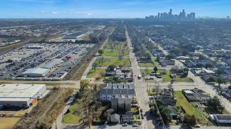 4804 Elysian Street A Houston TX 77009