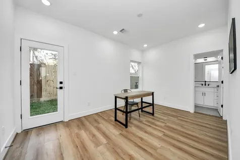 4804 Elysian Street A Houston TX 77009
