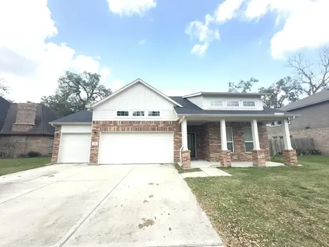 236 Woodhaven Drive West Columbia TX 77486