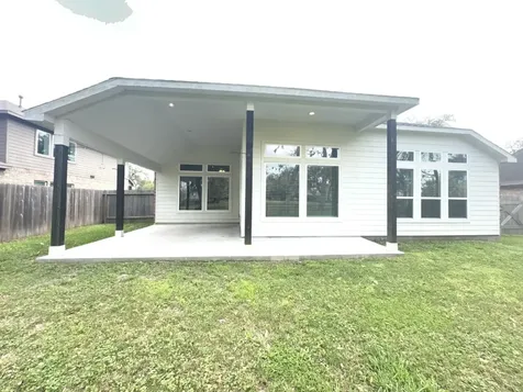 236 Woodhaven Drive West Columbia TX 77486