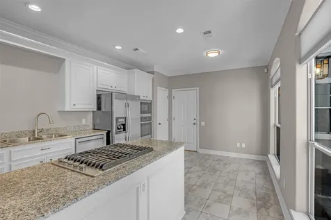 4916 Travis Street Houston TX 77002