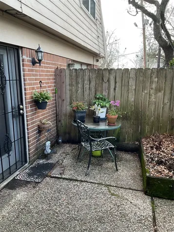 5217 Arboles Drive M Houston TX 77035