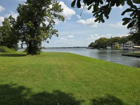 3.4 Acres Waterfront Aspen Dr Walden Montgomery TX 77356