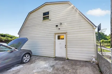 621 Elsbeth Street Channelview TX 77530