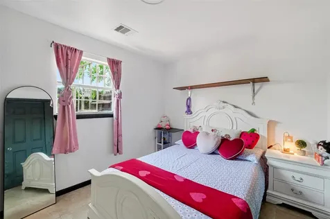 621 Elsbeth Street Channelview TX 77530