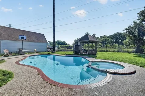 621 Elsbeth Street Channelview TX 77530