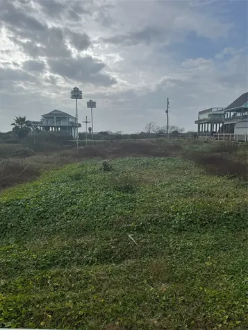 949 S Tinkle Crystal Beach TX 77650