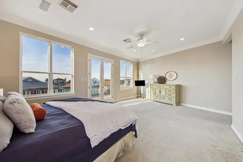 1854 Tiki Drive Tiki Island TX 77554