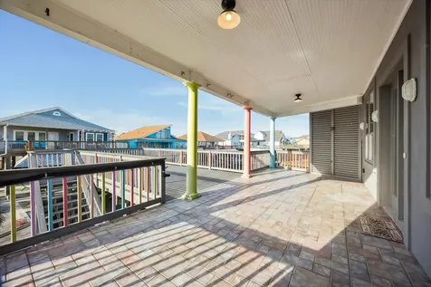 1854 Tiki Drive Tiki Island TX 77554