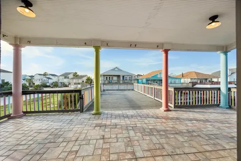 1854 Tiki Drive Tiki Island TX 77554