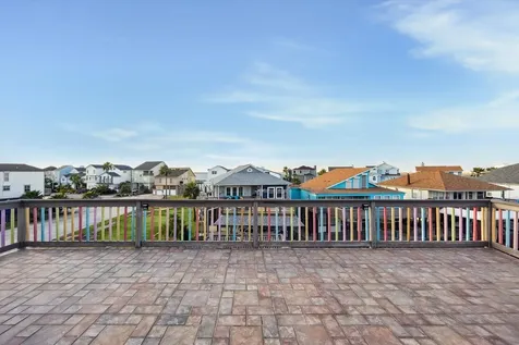 1854 Tiki Drive Tiki Island TX 77554