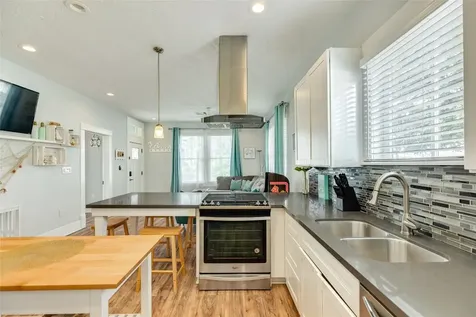 1516 37th Street Galveston TX 77550