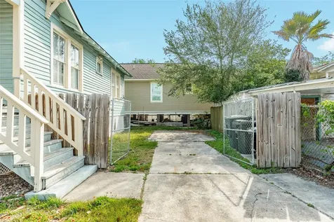 1516 37th Street Galveston TX 77550