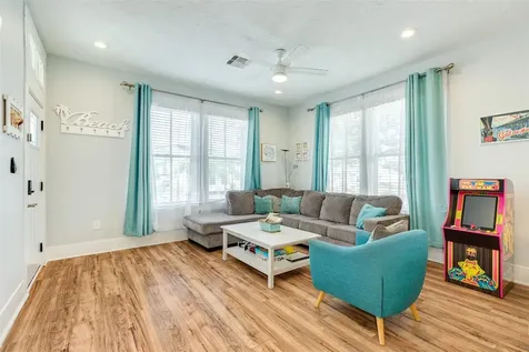 1516 37th Street Galveston TX 77550
