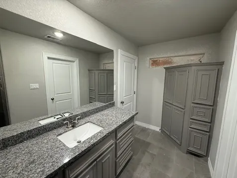 1031 S Anderson Street Angleton TX 77515