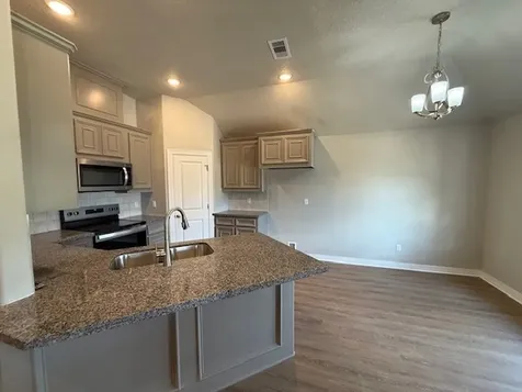 1031 S Anderson Street Angleton TX 77515