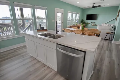812 S Crystal Beach Road Crystal Beach TX 77650