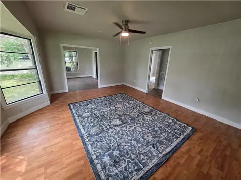 206 Gibbs Street Navasota TX 77868