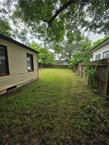206 Gibbs Street Navasota TX 77868