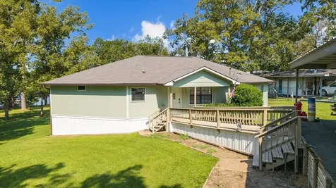 207 Fishers Point Burkeville TX 75932