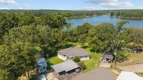 207 Fishers Point Burkeville TX 75932