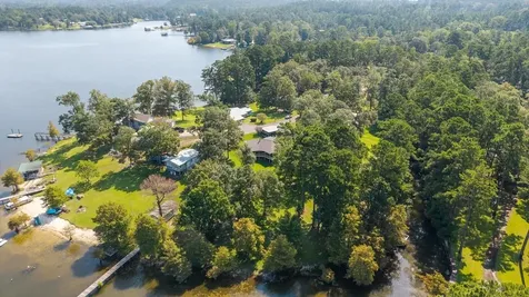 207 Fishers Point Burkeville TX 75932